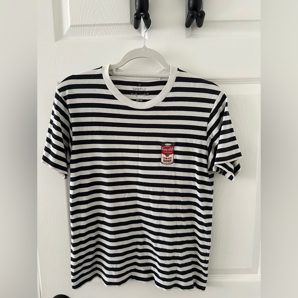 UNIQLO embroidery Tshirt